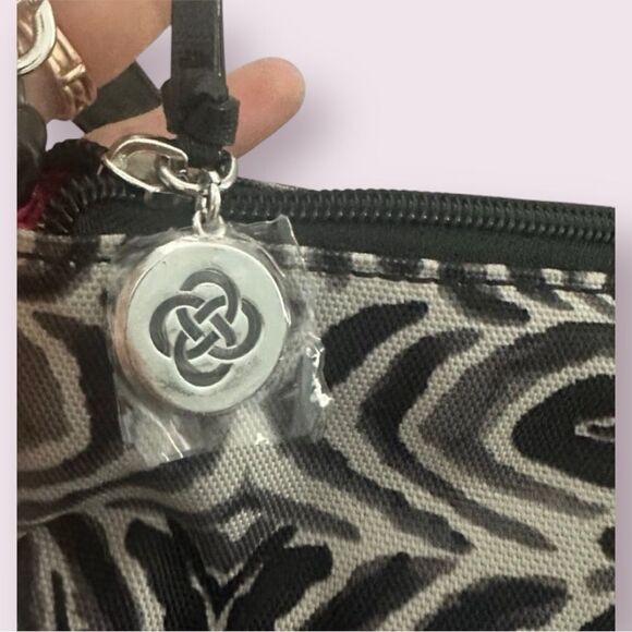 Stella & Dot Getaway Expandable Zebra Tote Bag - Picture 4 of 15